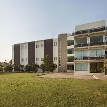 Oyo 14068 Rendezvous Resorts Aurangābād Exterior foto