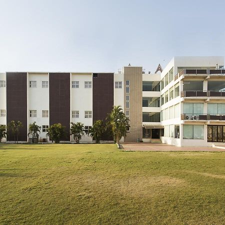 Oyo 14068 Rendezvous Resorts Aurangābād Exterior foto